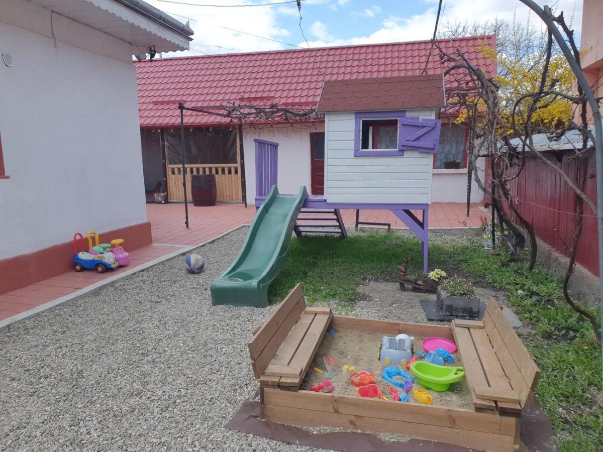 Casa Jeni Villa Humulesti Ngoại thất bức ảnh